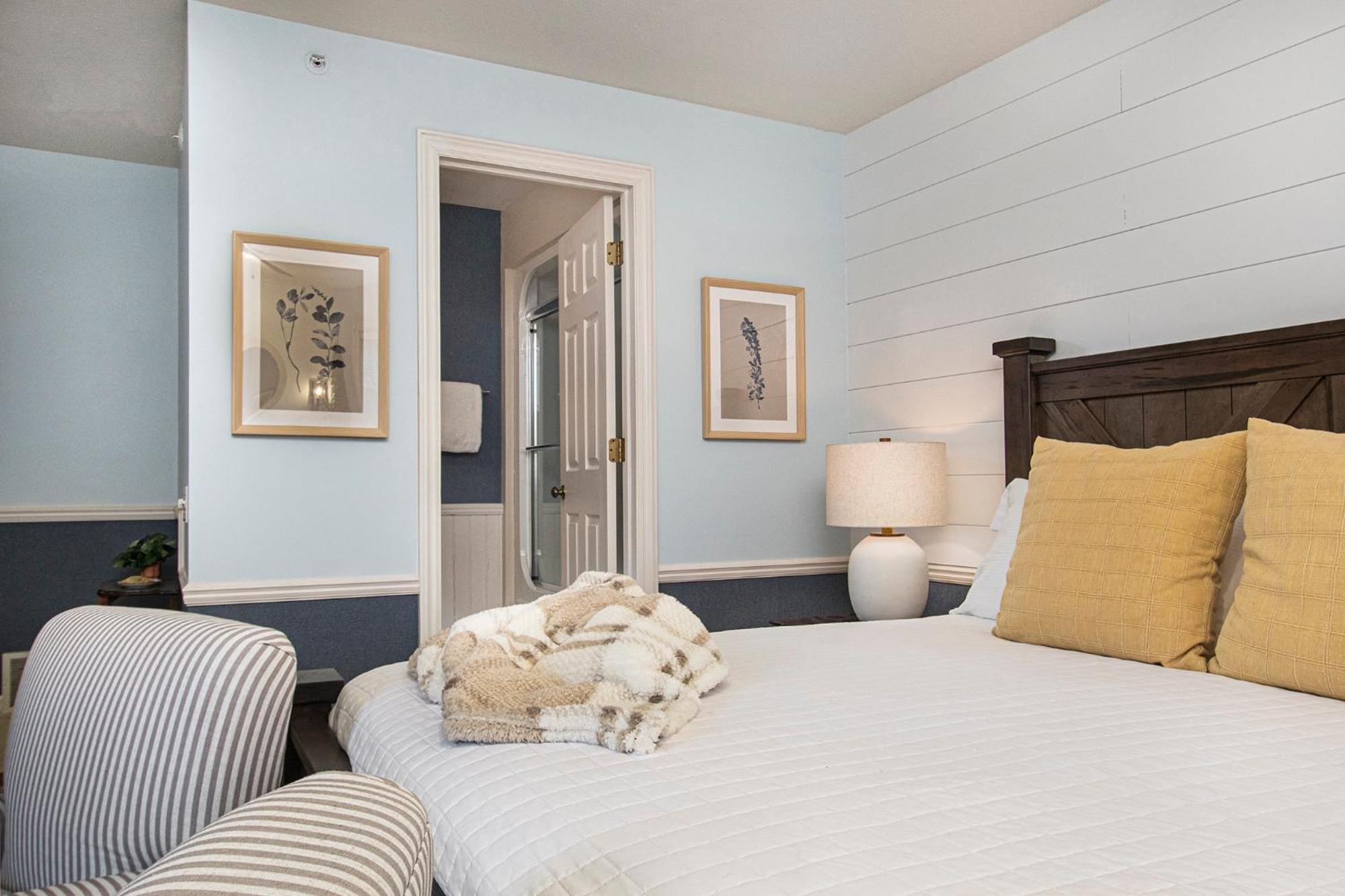 Inn At The Park Bed And Breakfast South Haven Room photo