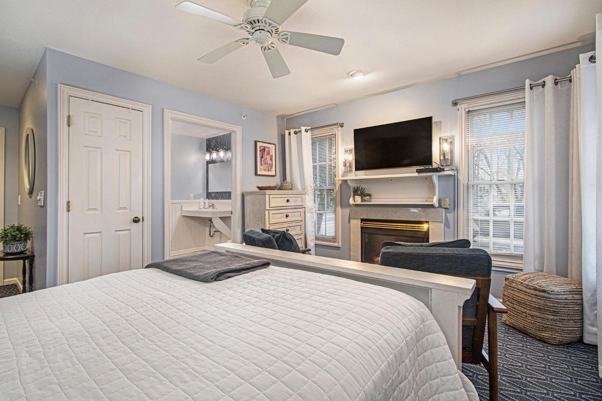 Inn At The Park Bed And Breakfast South Haven Room photo