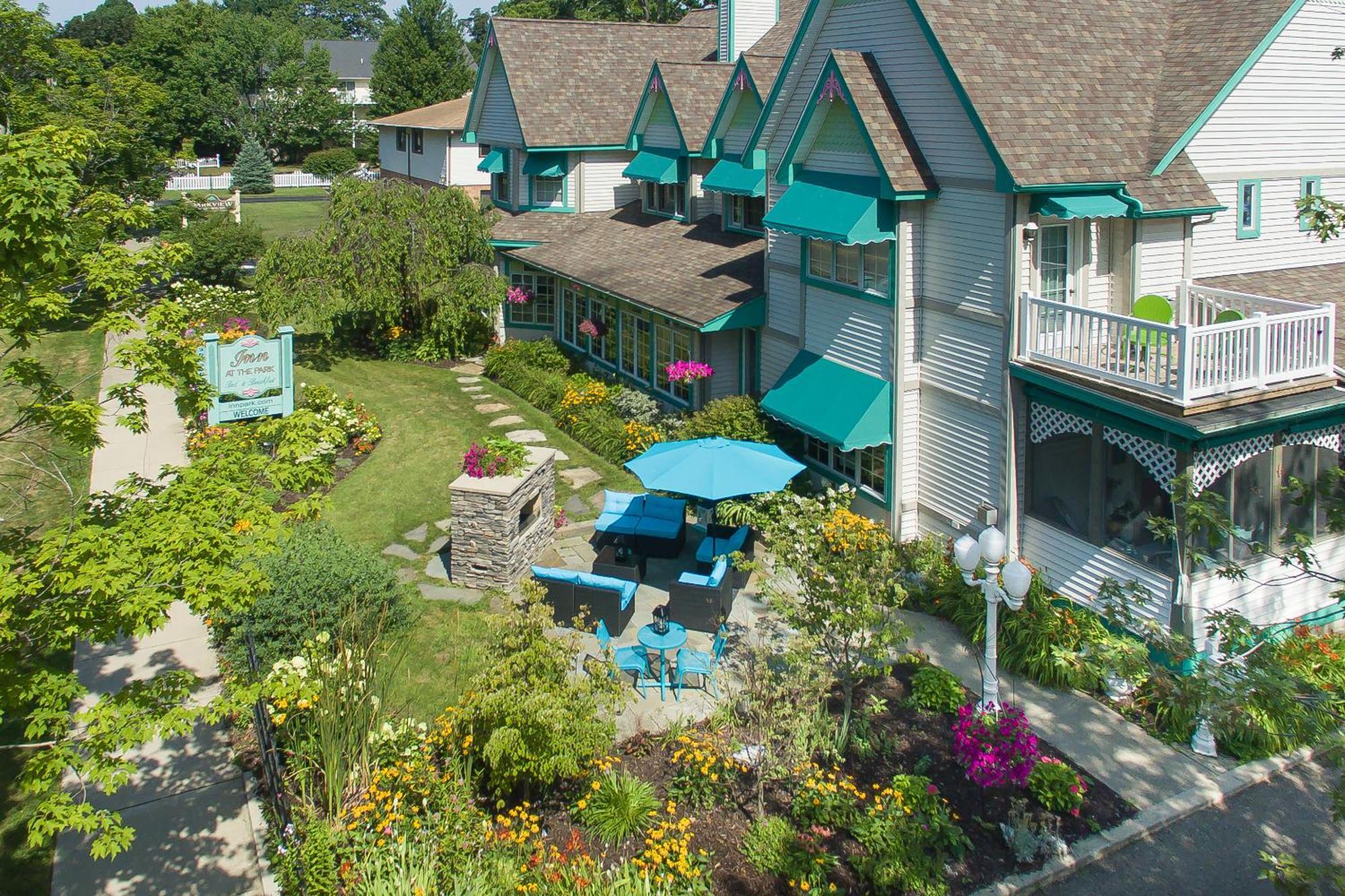 Inn At The Park Bed And Breakfast South Haven Exterior photo